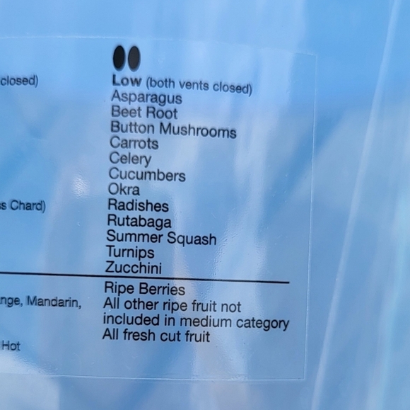 Large Tupperware Fridge Smart Fruit & Veggie Sheer Container with Lid - Picture 6 of 10